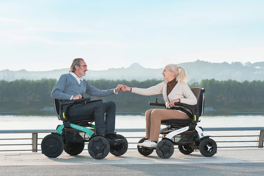 Robooter E05 scootmobiel detail van stuur en bedieningspaneel